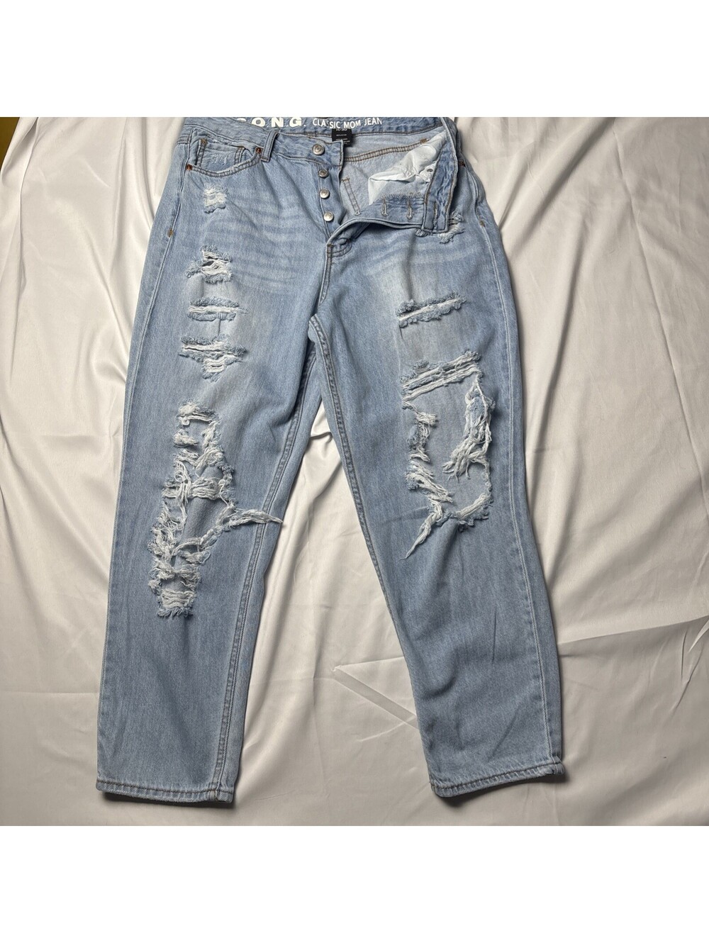 S.O.N.G Classic Mom Jean Light Wash Distressed Denim Size 11